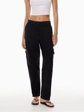 Aritzia - Wilfred Modern Cargo Pants - Black